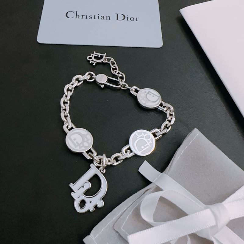 chr1st1an D10r bracelets